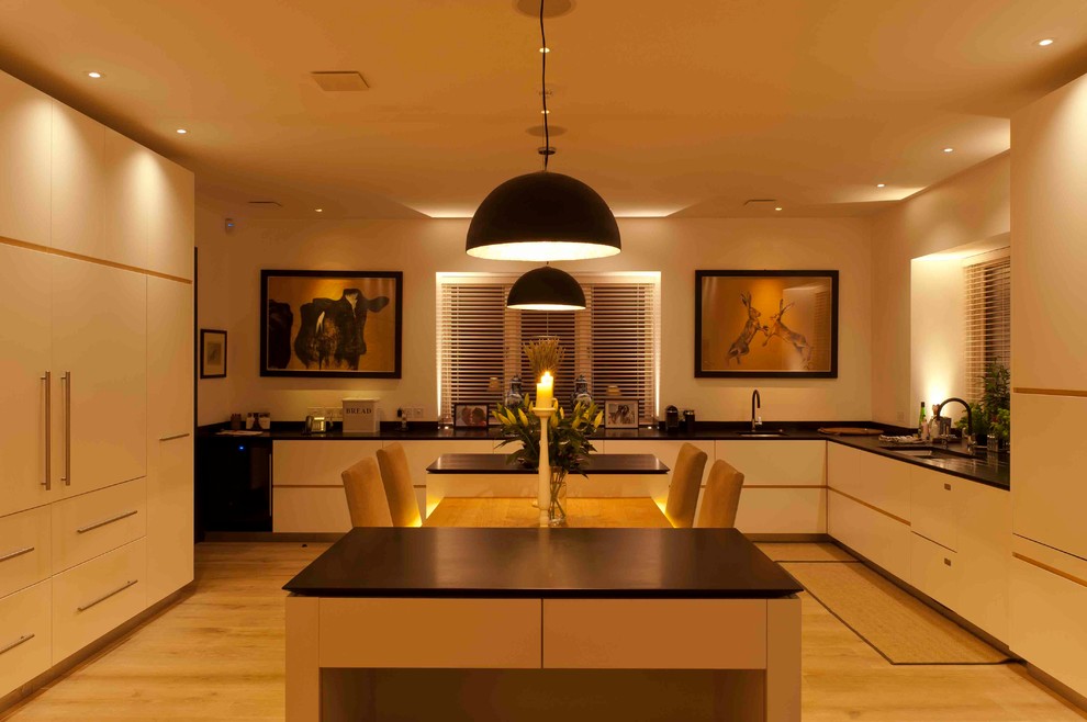 تمديد الكهرباء وتركيب اضاءة